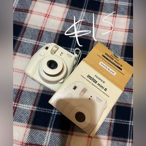 ‼️BUNDLE ‼️Polaroid Camera and Polaroid String lights with Clips!